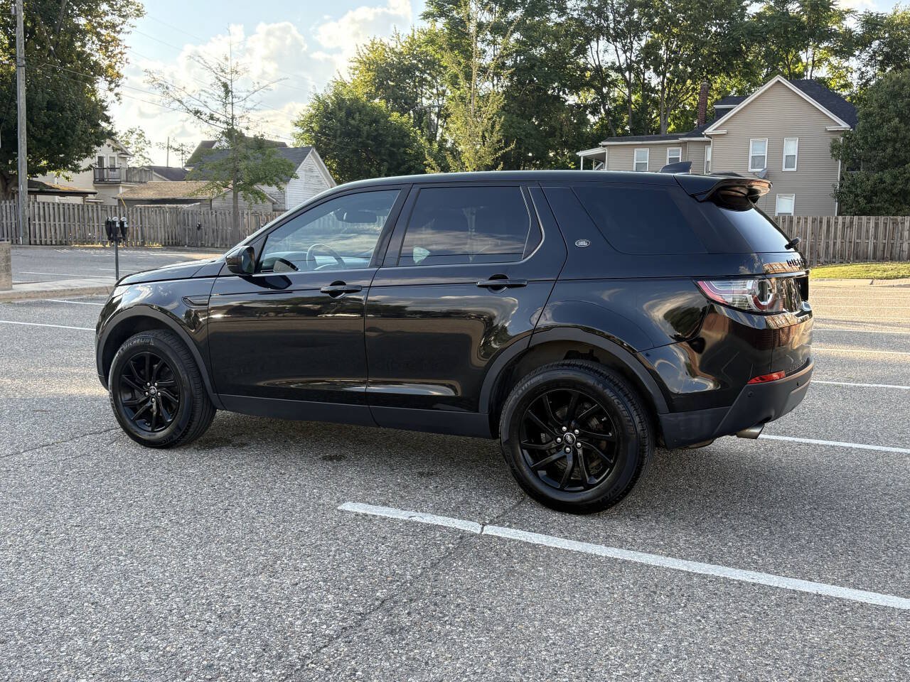 Used 2017 Land Rover Discovery Sport HSE AWD/4WD image 11