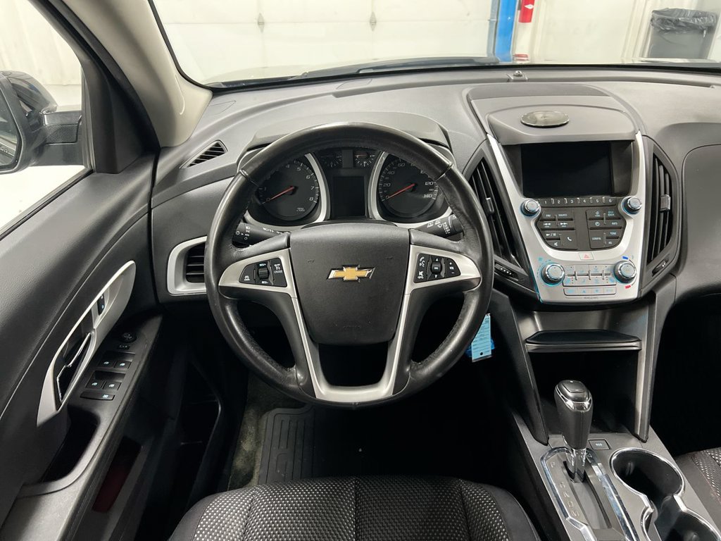 Used 2017 Chevrolet Equinox LT w/ Convenience Package AWD/4WD image 11