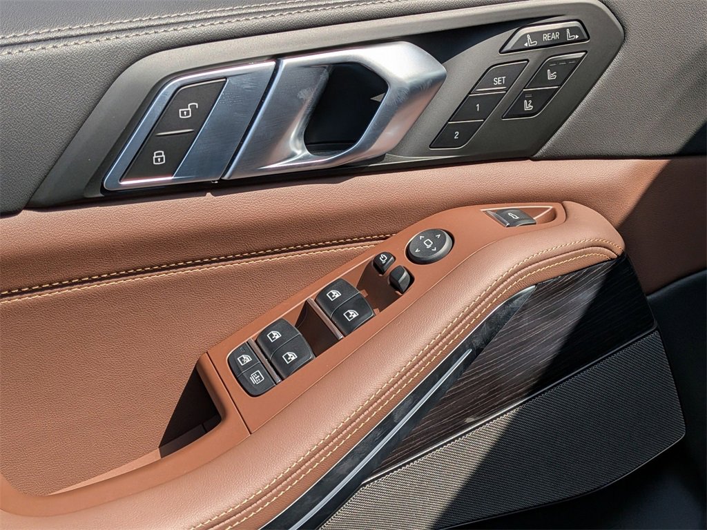 New 2026 BMW X7 M60i image 16