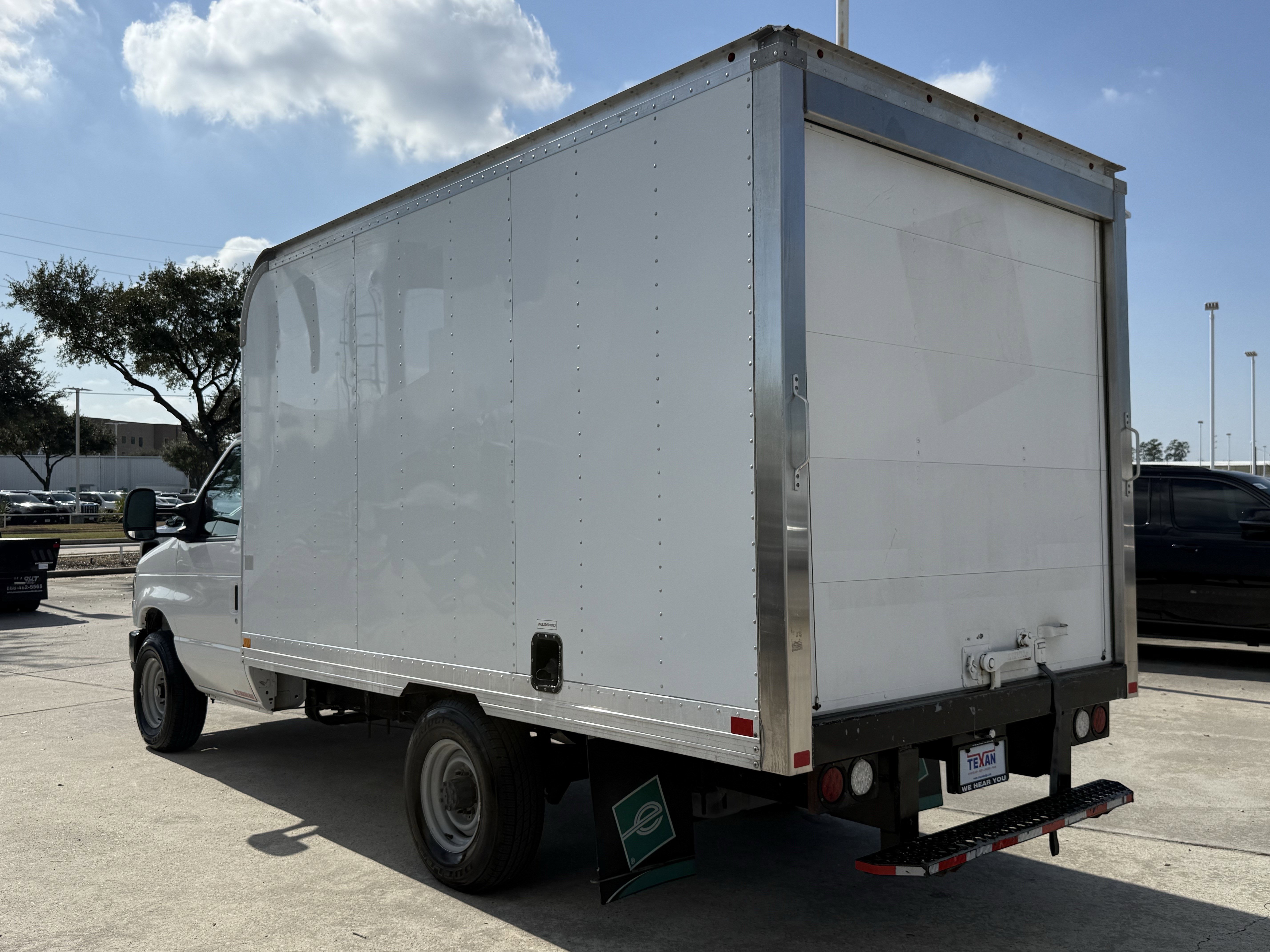 Used 2019 Ford E-350 and Econoline 350 Super Duty w/ Power Windows & Locks Group image 7