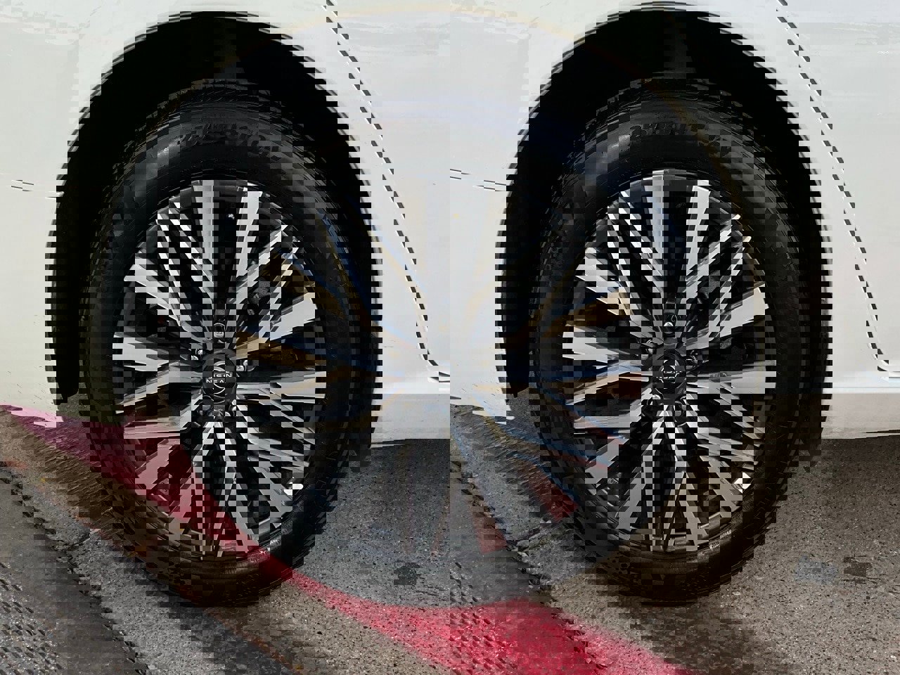 Used 2025 Nissan Altima 2.5 SV image 9