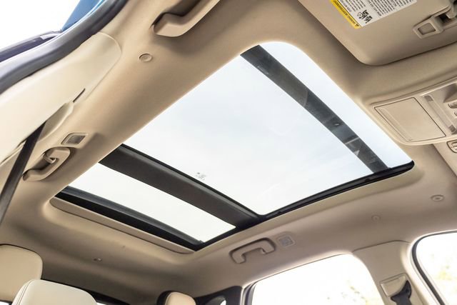 Used 2020 Ford Escape Titanium w/ Titanium Premium Package 2.0 image 15