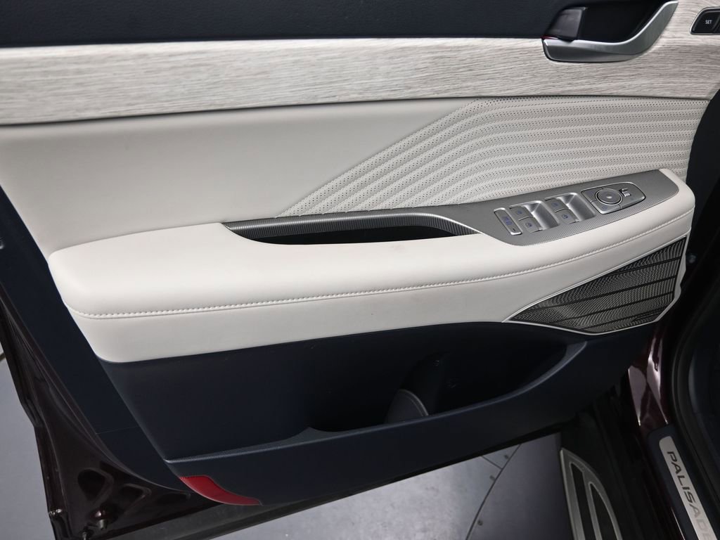 Used 2024 Hyundai Palisade Calligraphy image 12