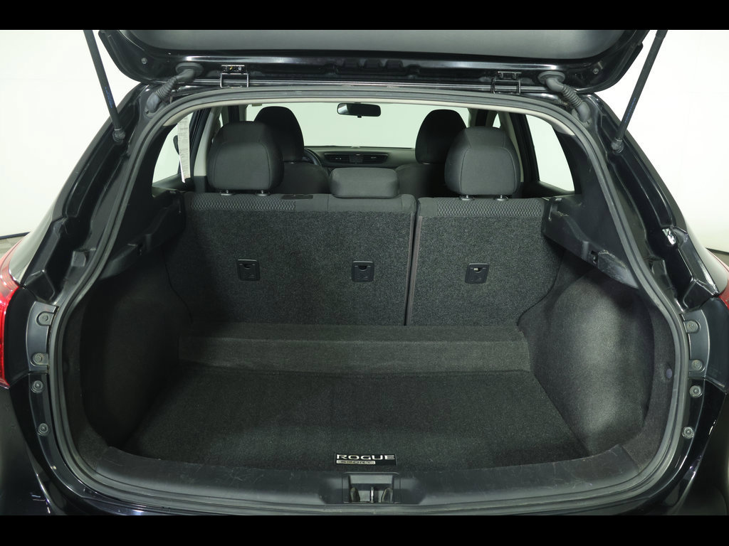 Used 2018 Nissan Rogue Sport S FWD image 9
