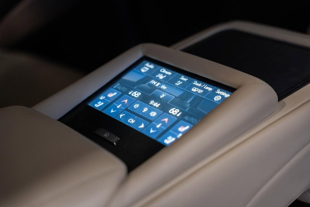 Used 2019 Lexus LS 500h w/ Luxury Package image 34