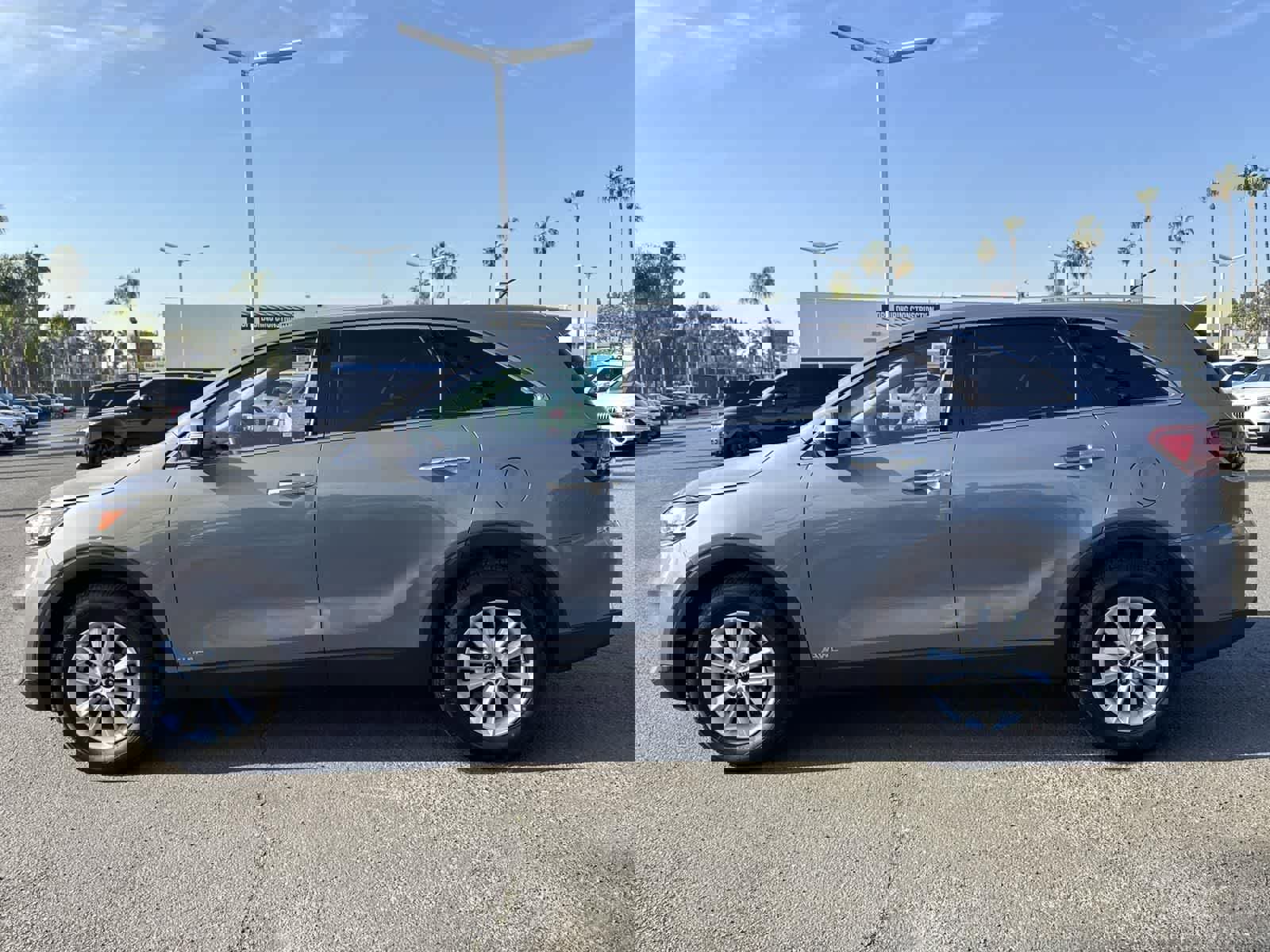 Used 2020 Kia Sorento AWD V6 image 3