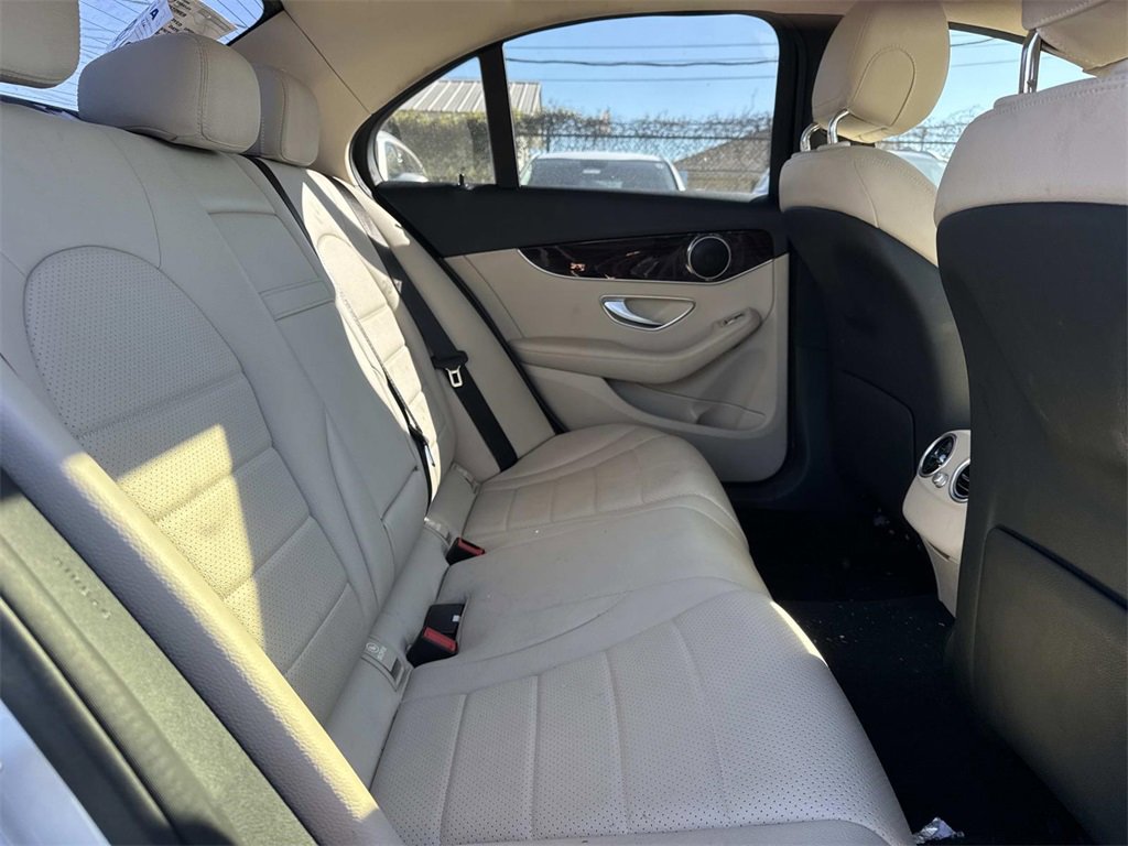 Used 2019 Mercedes-Benz C 300 Sedan image 18