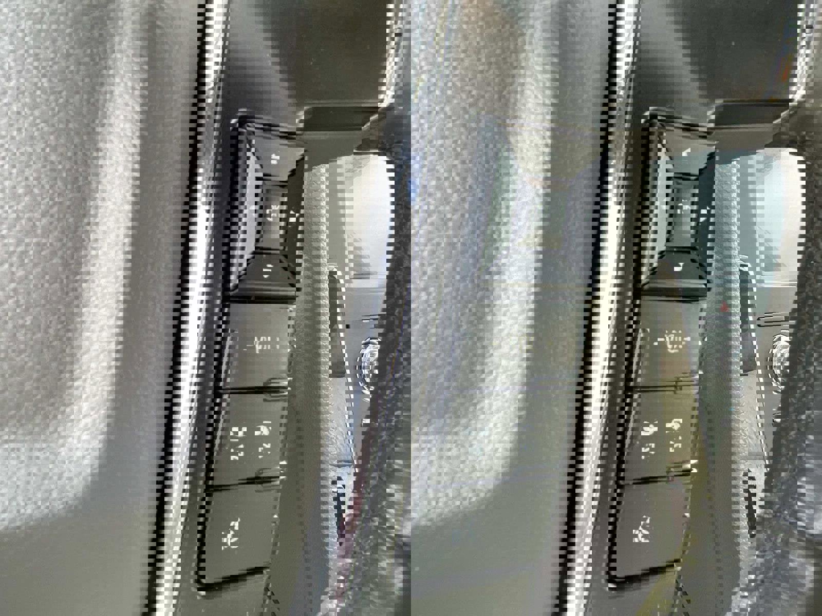 Used 2016 Lincoln Navigator Select image 22