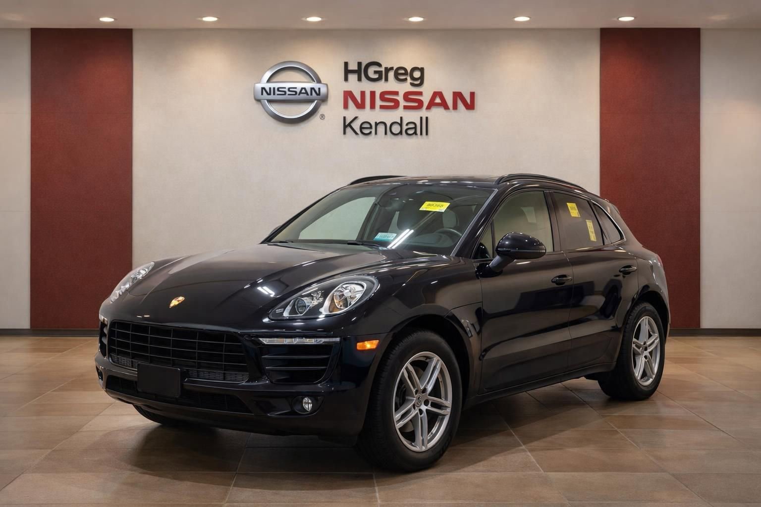 Used 2018 Porsche Macan AWD/4WD image 3