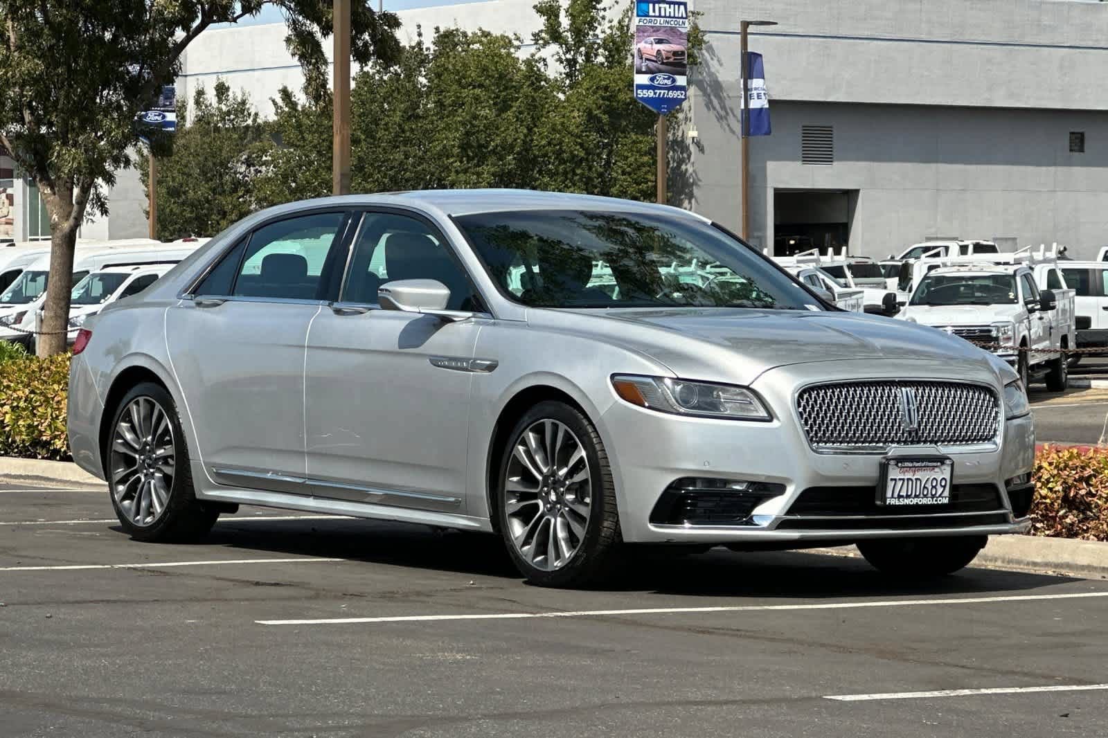 Used 2017 Lincoln Continental Select FWD image 10
