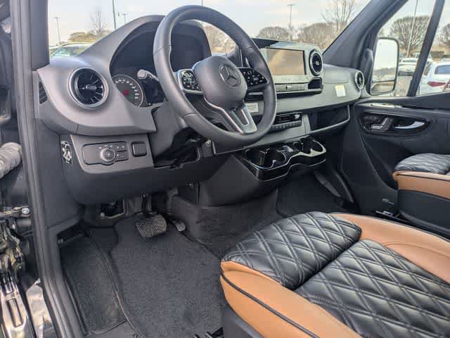 Used 2024 Mercedes-Benz Sprinter 3500 image 2