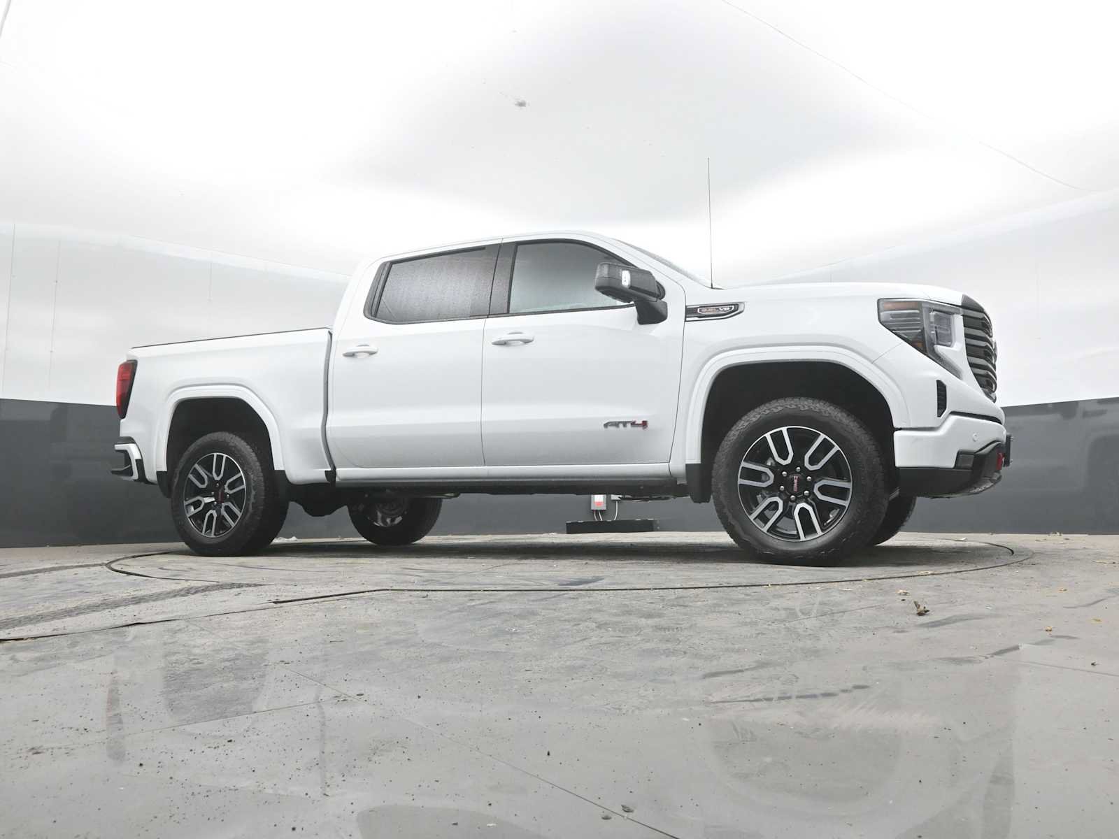 New 2026 GMC Sierra 1500 AT4 w/ AT4 Premium Package AWD/4WD image 44