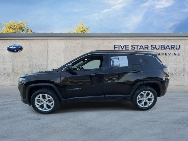 Used 2024 Jeep Compass Latitude AWD/4WD image 5