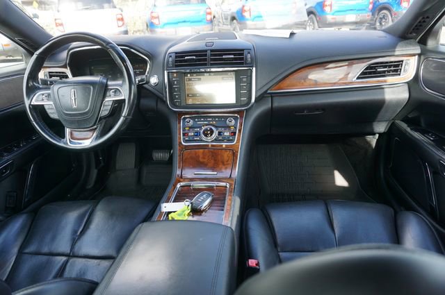 Used 2017 Lincoln Continental Select image 6