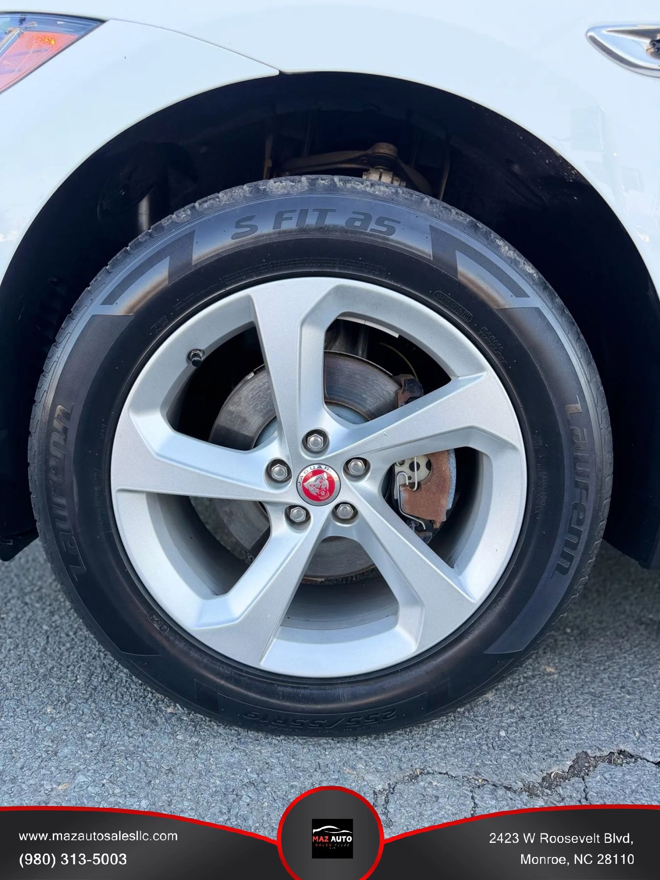 Used 2019 Jaguar F-PACE Premium image 7