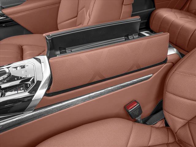 New 2026 BMW i7 M70 image 10