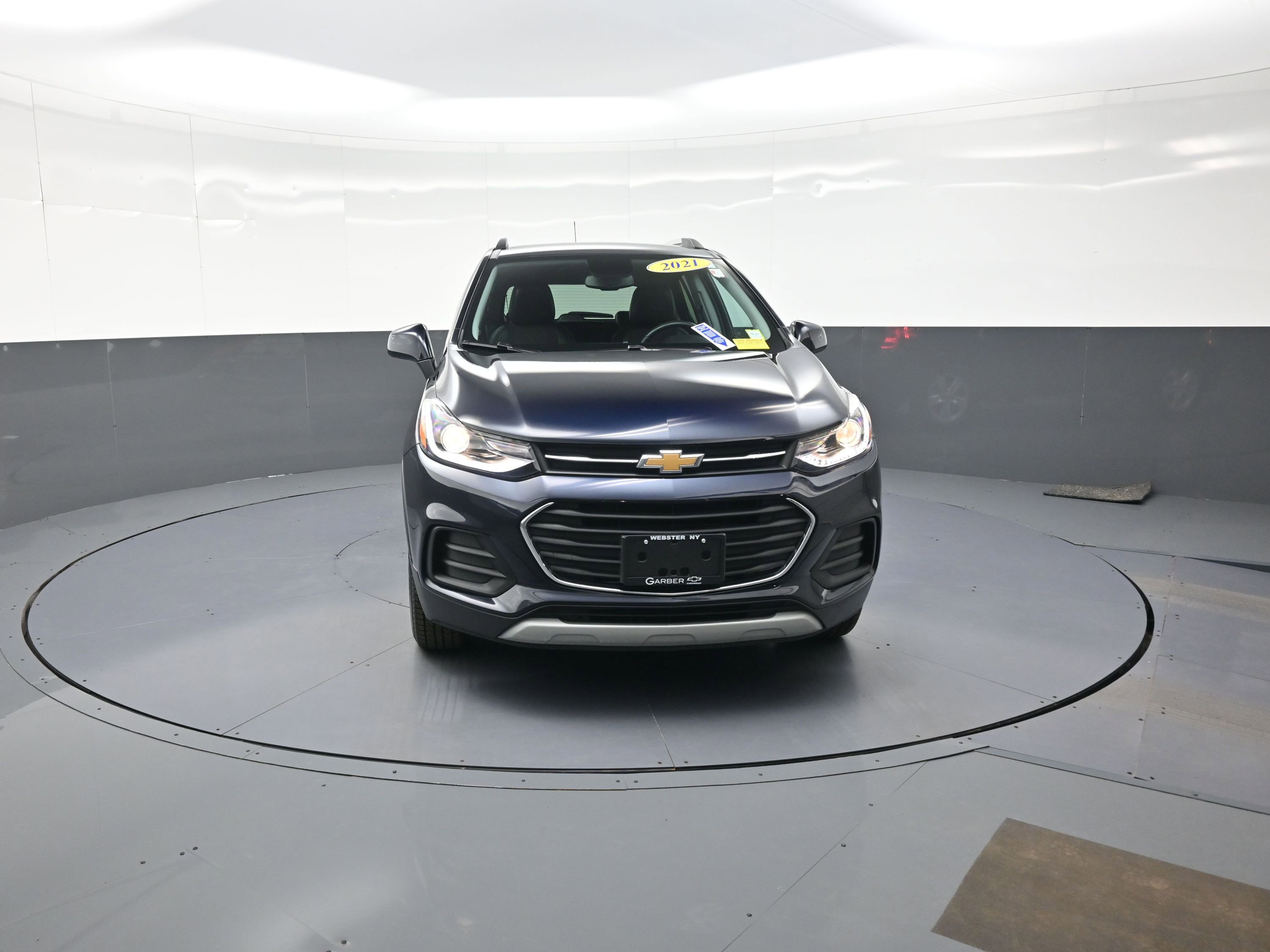 Used 2022 Chevrolet Trax LT w/ LT Convenience Package image 8