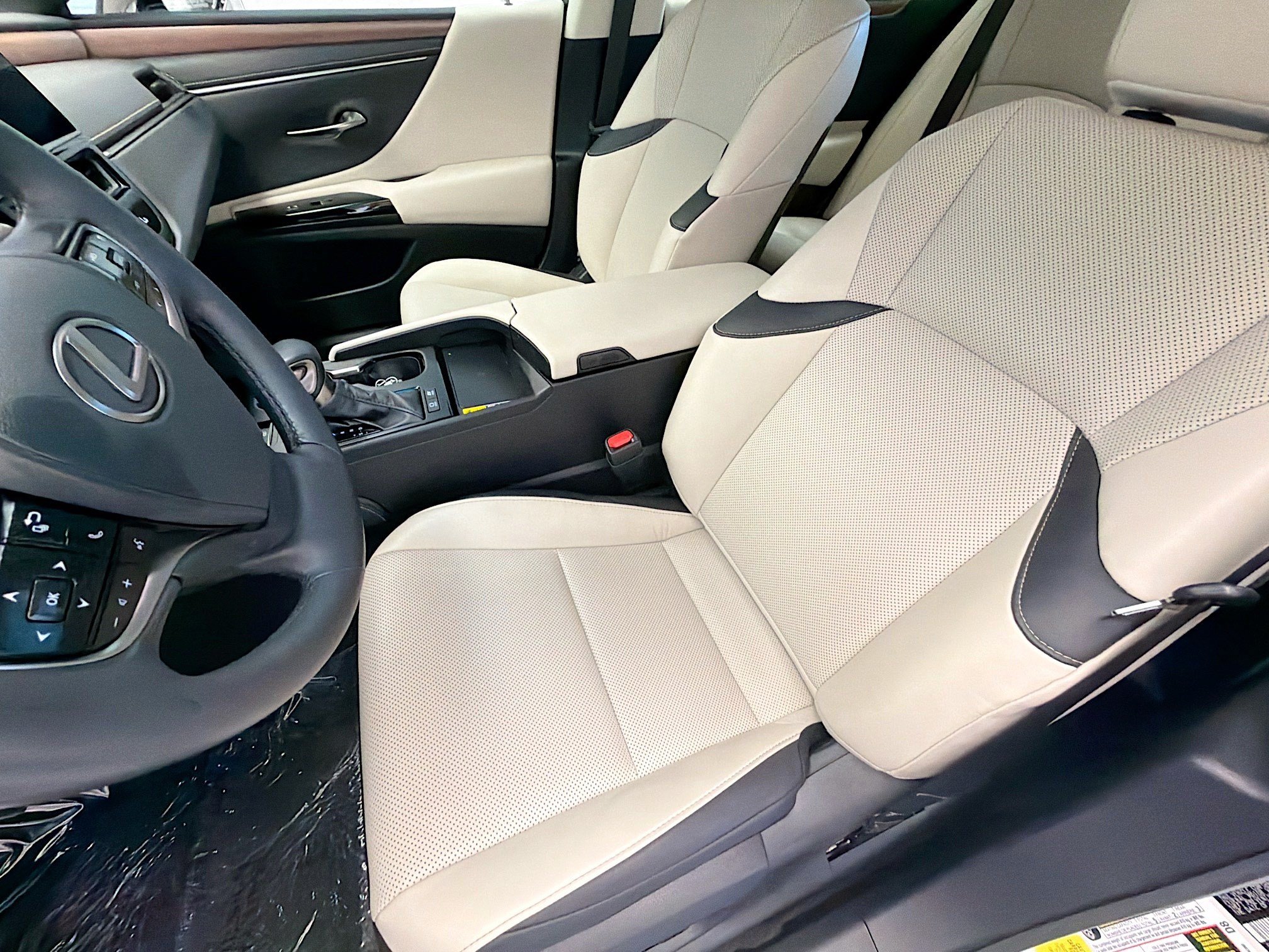 Used 2025 Lexus ES 300h w/ Premium Package FWD image 11
