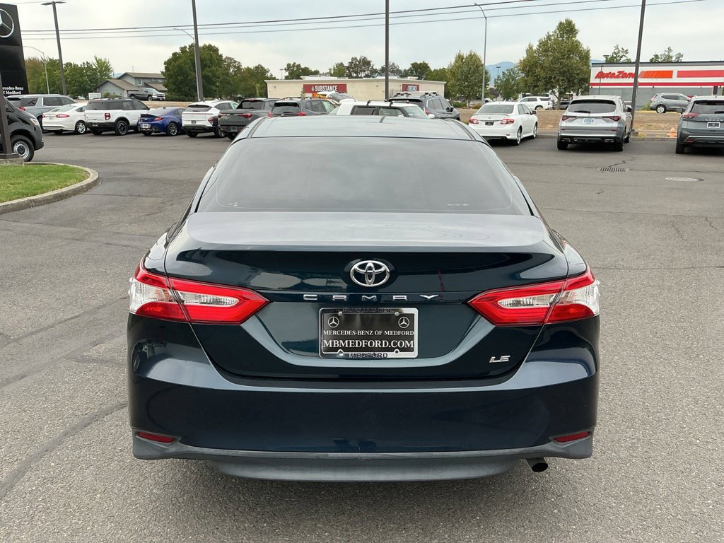 Used 2018 Toyota Camry LE FWD image 10