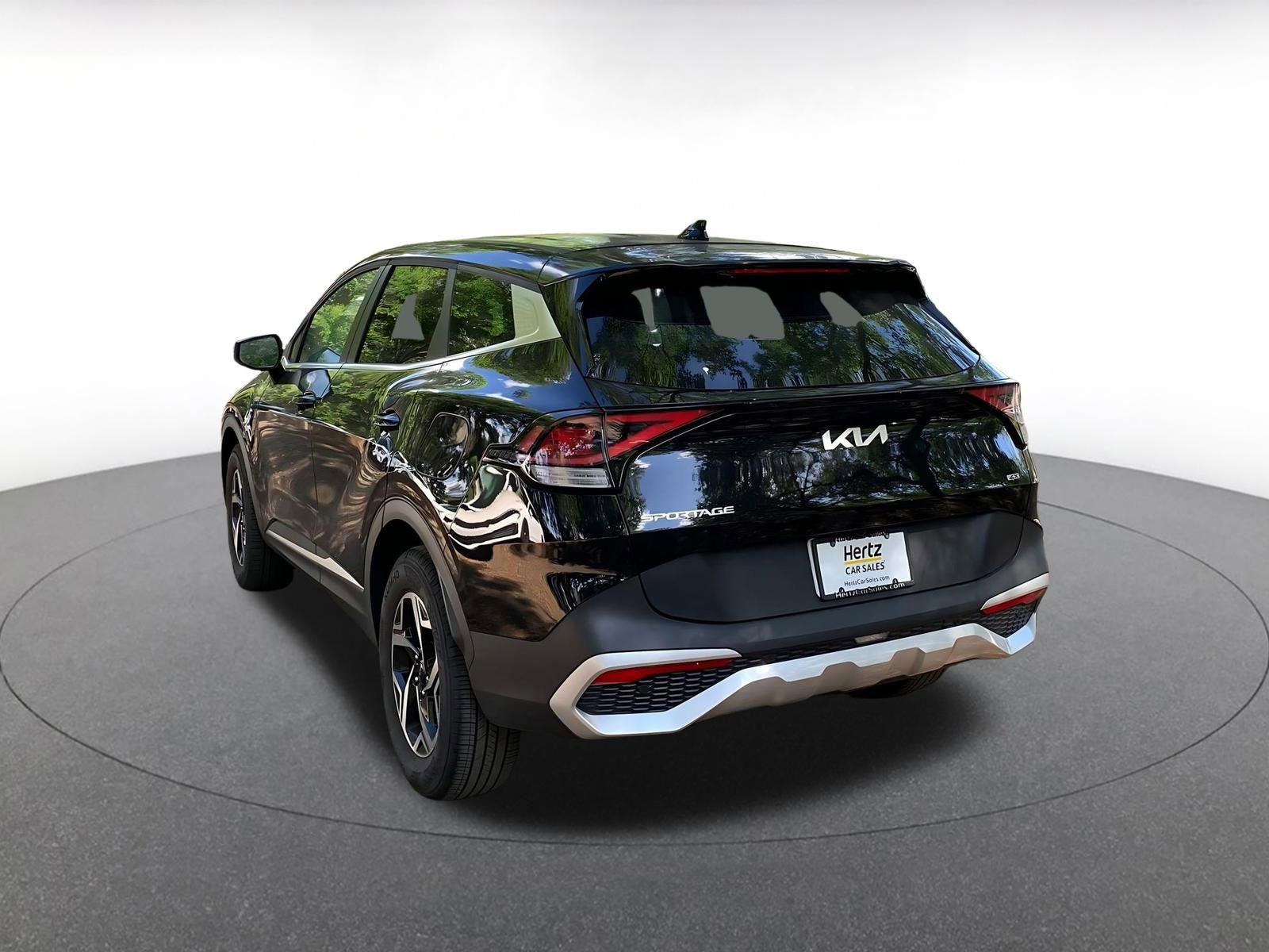 Used 2025 Kia Sportage LX image 5