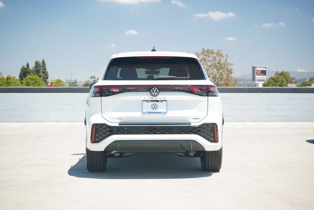 New 2026 Volkswagen Tiguan SEL R-Line AWD/4WD image 5