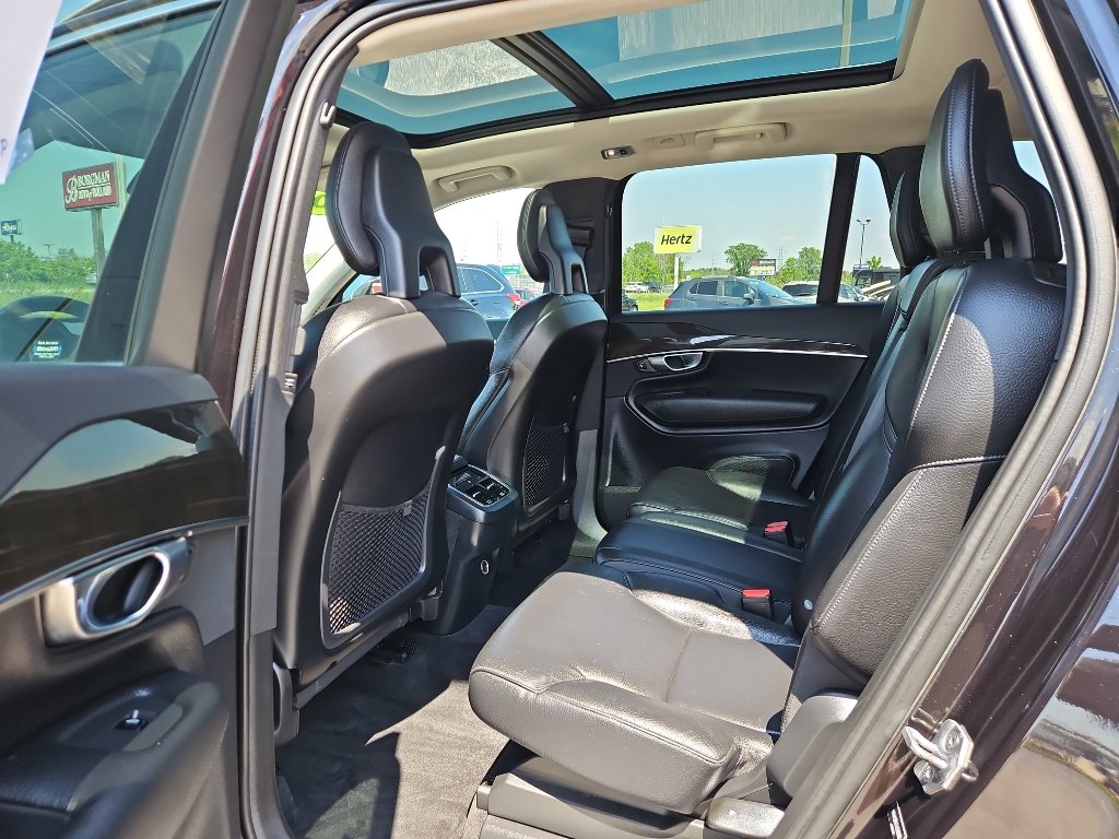 Used 2018 Volvo XC90 T6 Momentum w/ Momentum Plus Package AWD/4WD image 13