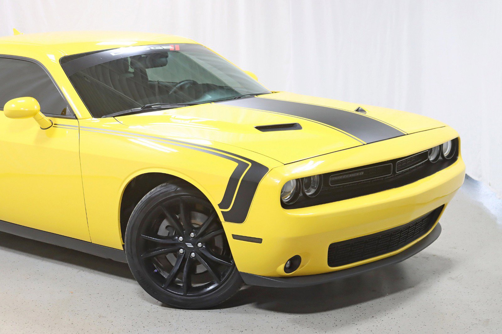 Used 2018 Dodge Challenger SXT Plus image 2