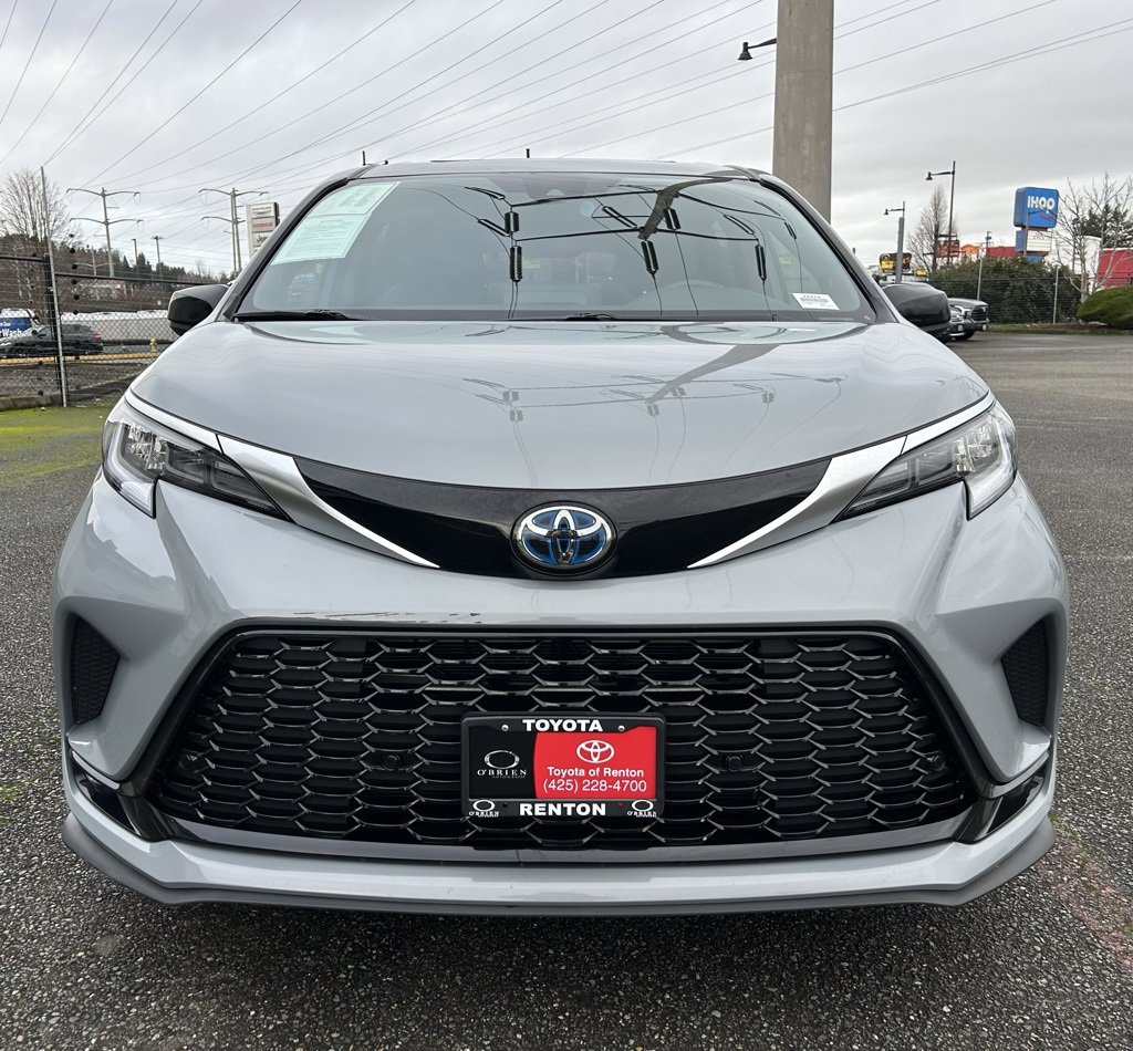 Certified 2023 Toyota Sienna XSE image 2