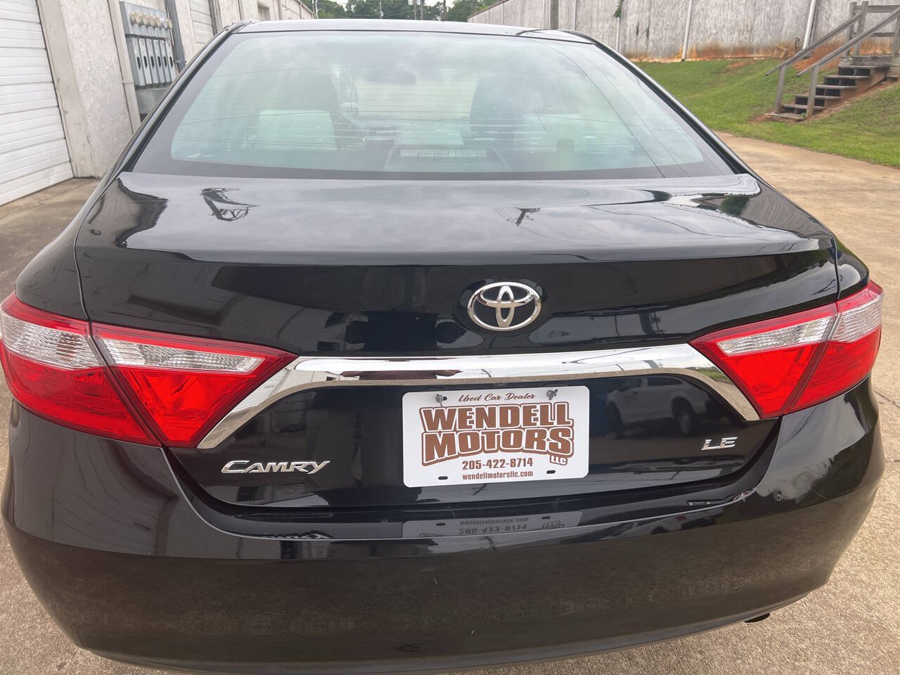 Used 2016 Toyota Camry LE FWD image 3