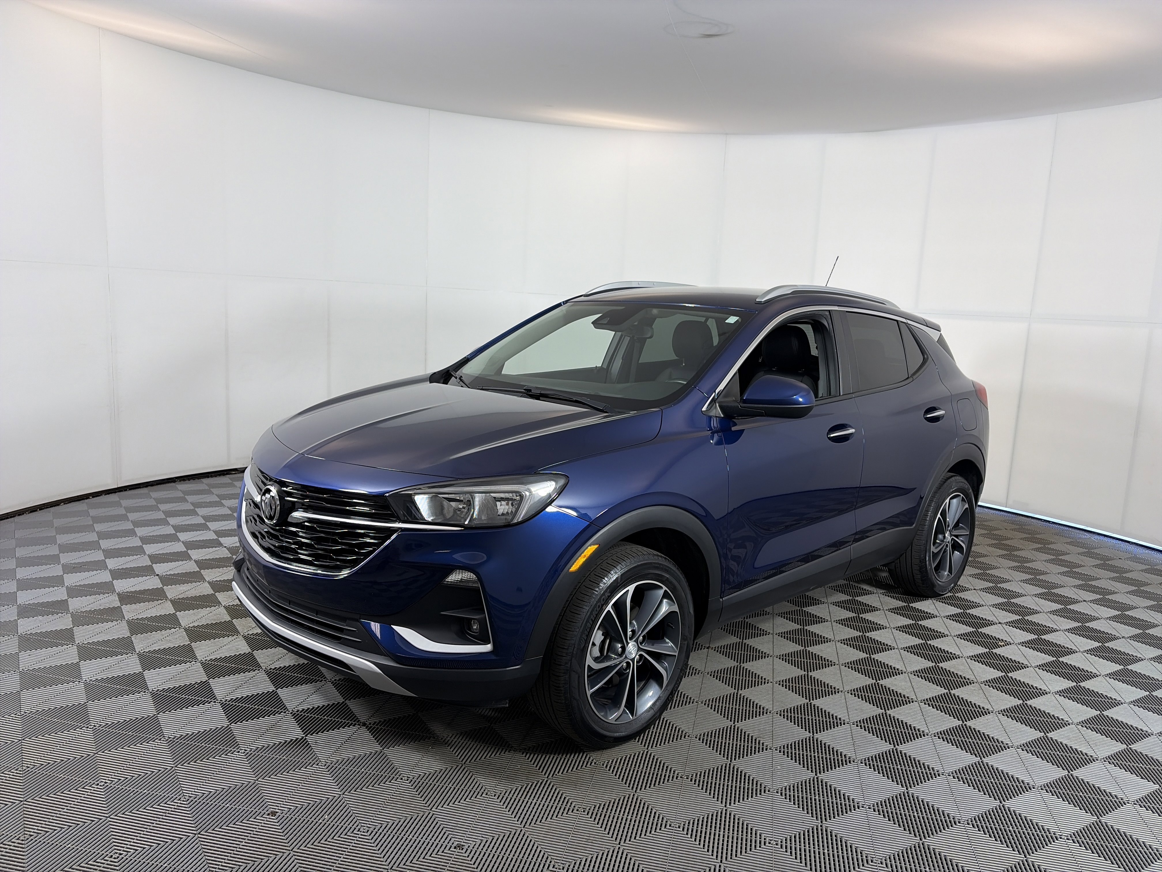 Certified 2023 Buick Encore GX Select AWD/4WD image 2