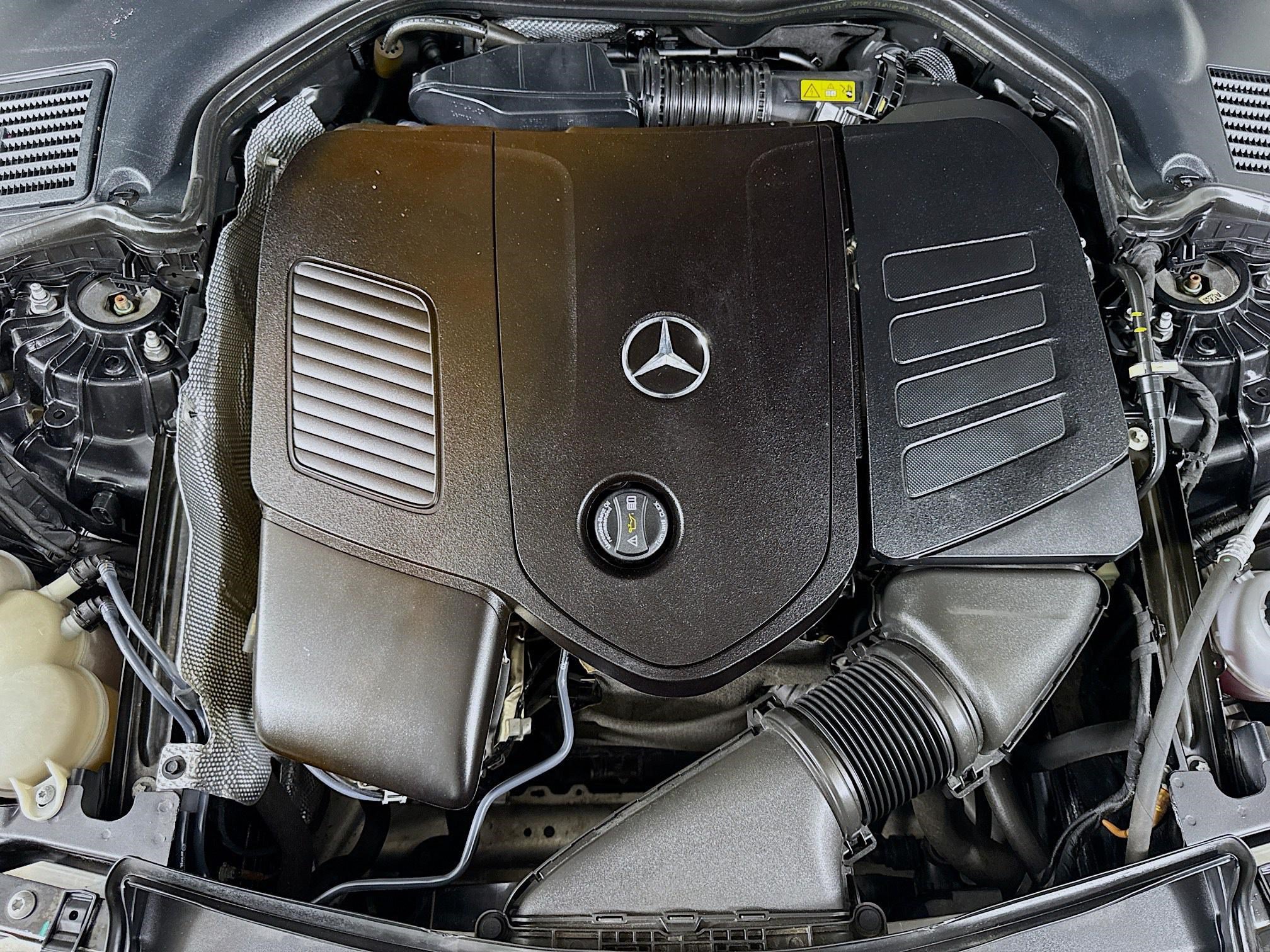 Used 2023 Mercedes-Benz C 300 4MATIC Sedan w/ Exclusive Trim Package image 39