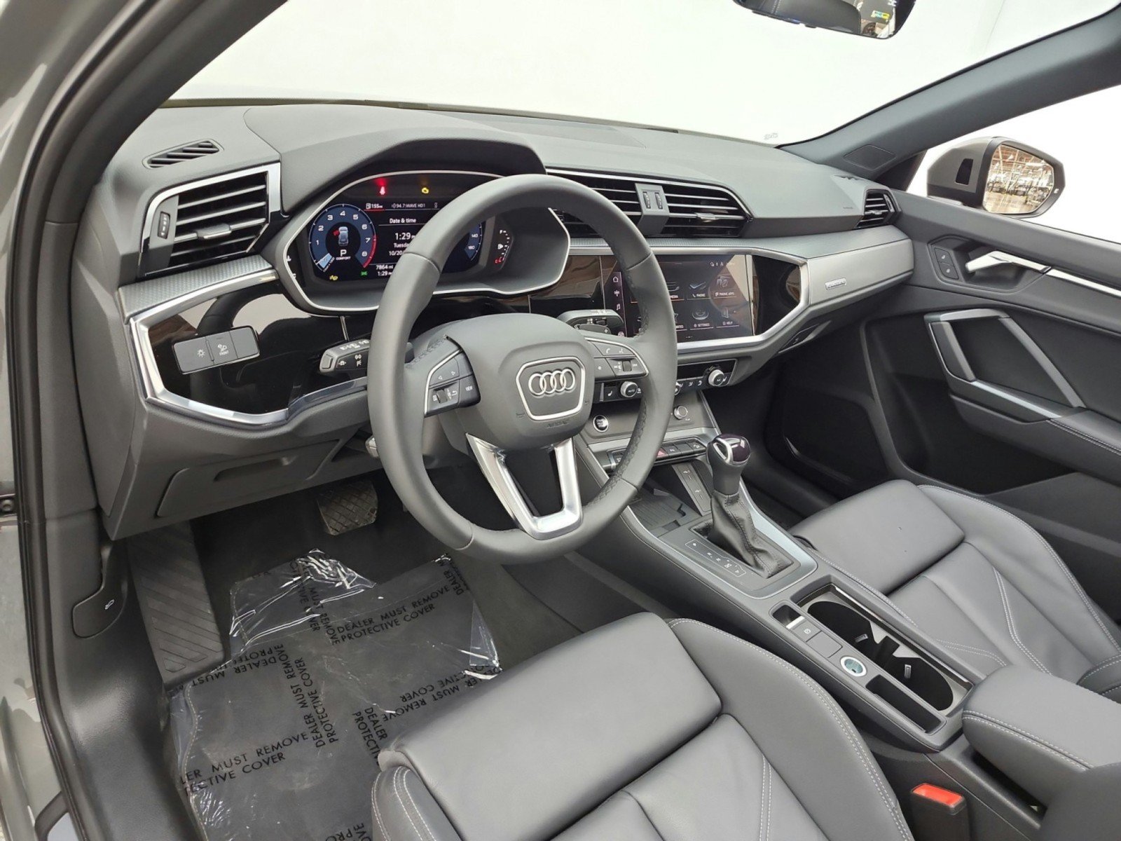 Used 2025 Audi Q3 2.0T Premium w/ Convenience Package AWD/4WD image 9