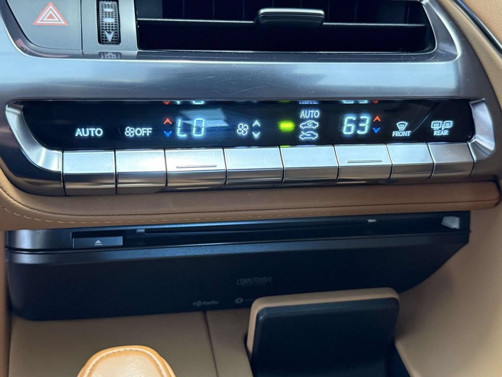 Used 2018 Lexus LC 500 Coupe w/ Touring Package RWD image 25