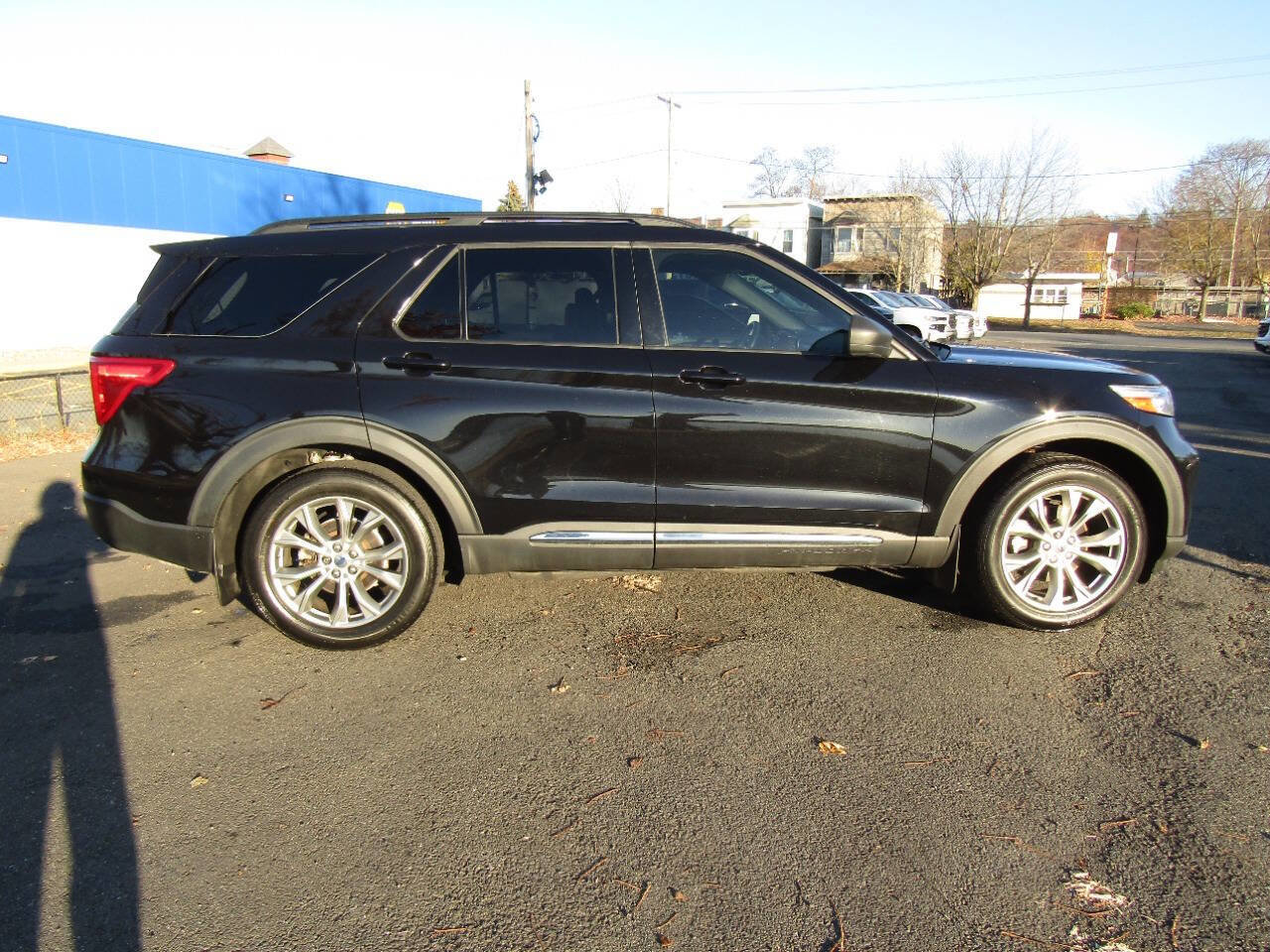 Used 2020 Ford Explorer XLT w/ Equipment Group 202A image 6