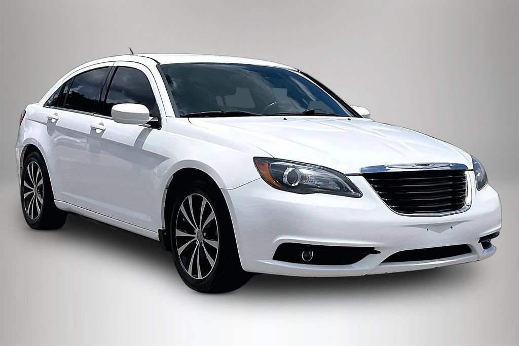 Used 2013 Chrysler 200 Touring w/ S Exterior Appearance Pkg
