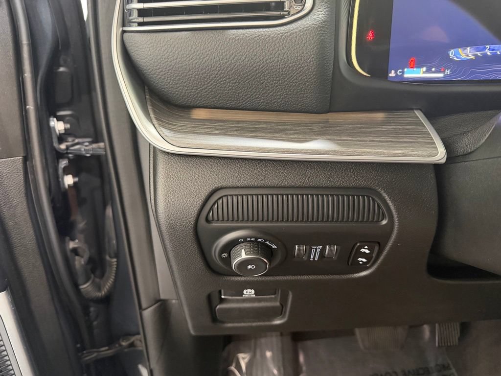 Used 2024 Jeep Wagoneer Series II AWD/4WD image 16