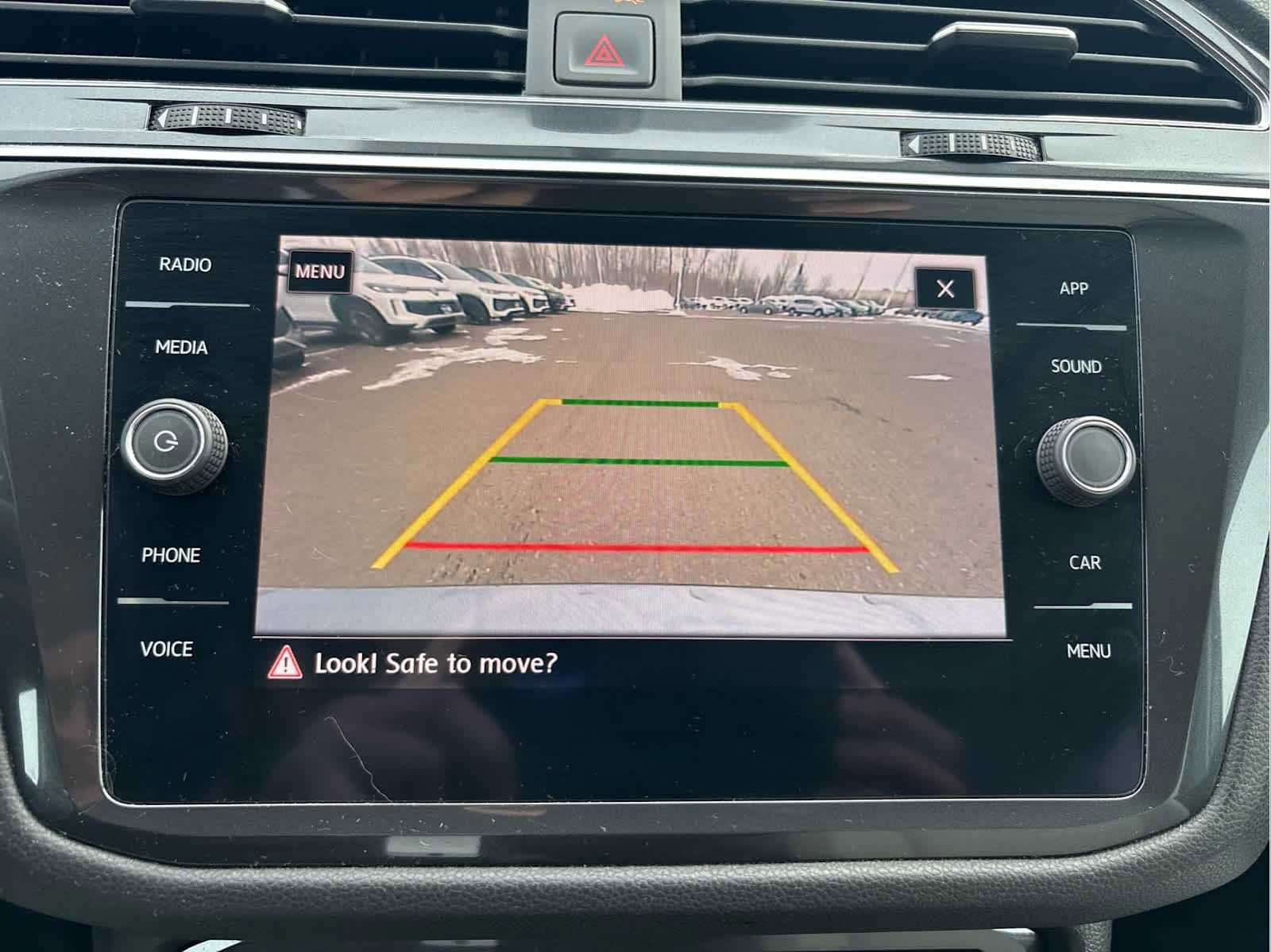 Certified 2020 Volkswagen Tiguan SE image 15