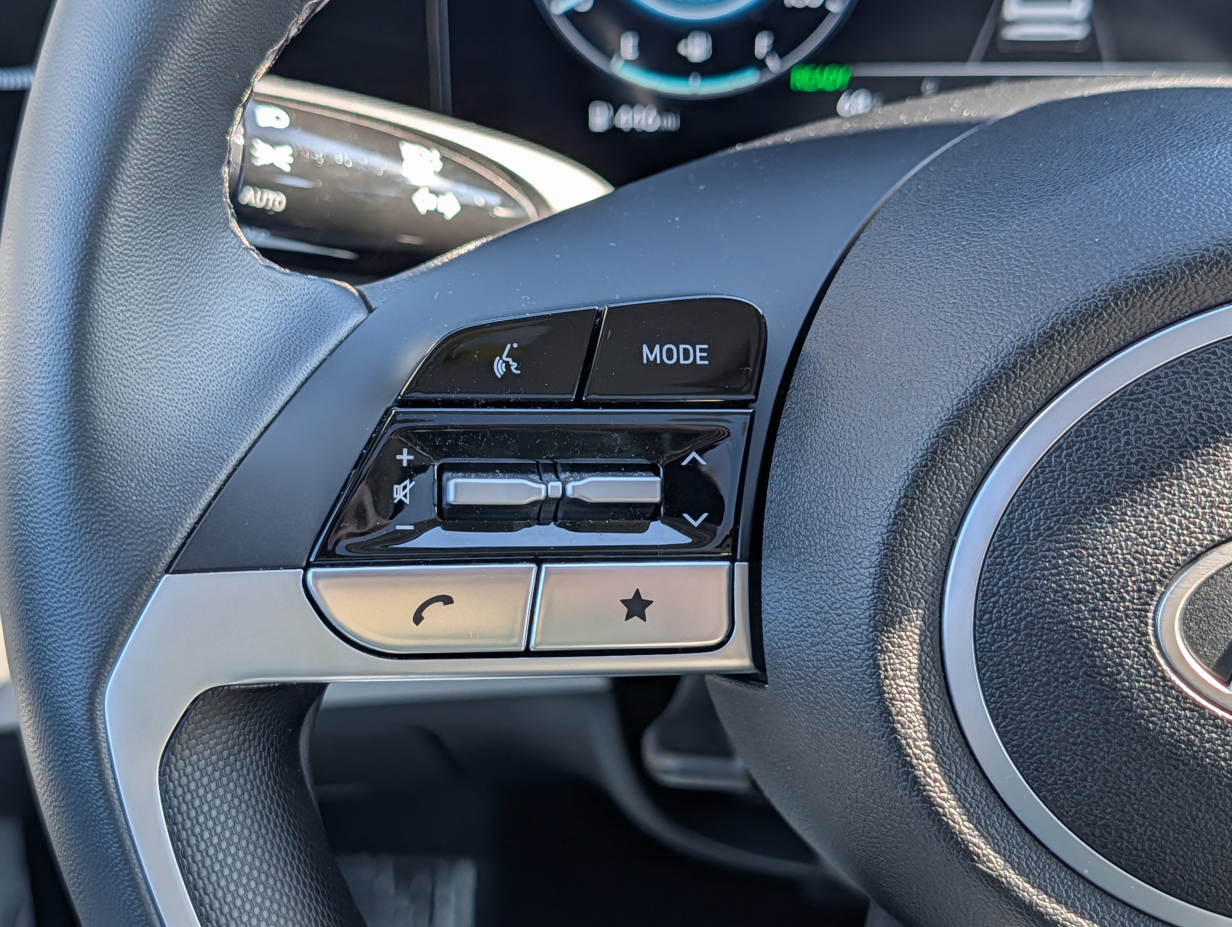 Certified 2026 Hyundai Elantra Limited FWD image 31