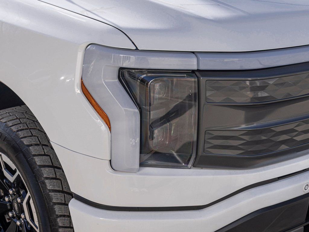 Used 2023 Ford F150 Lightning Lariat image 29