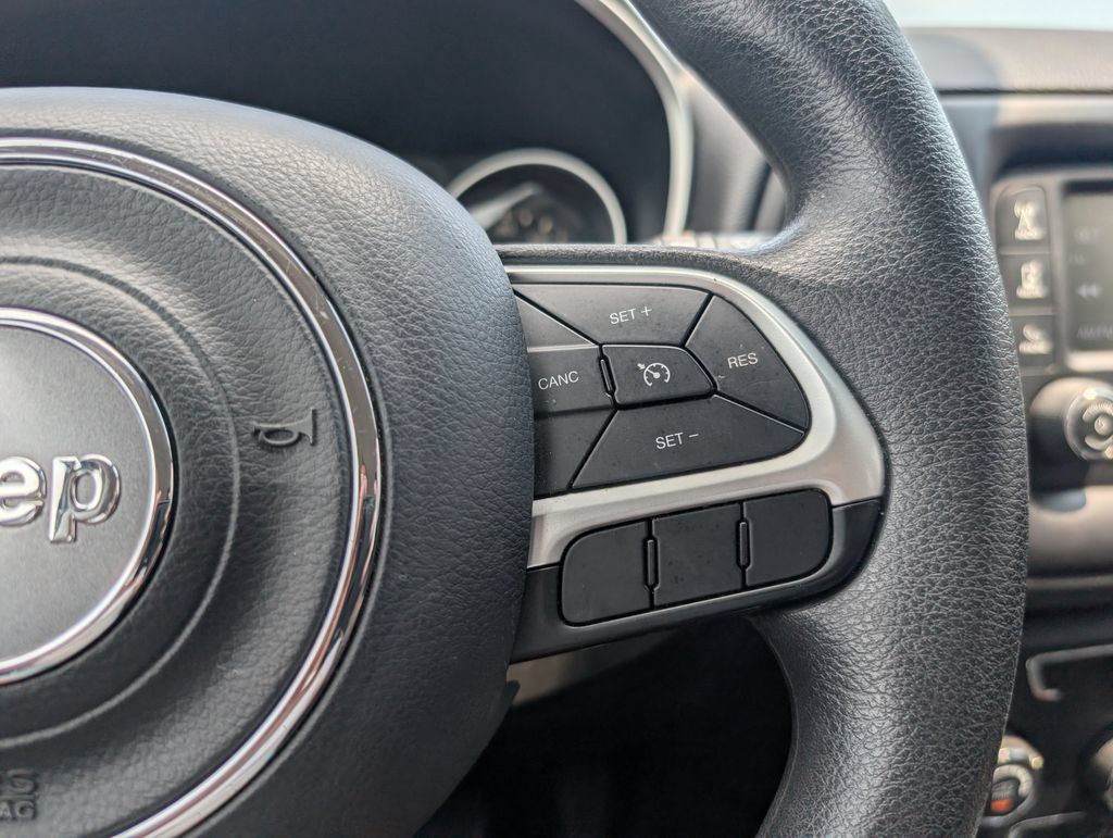 Used 2018 Jeep Compass Sport FWD image 21