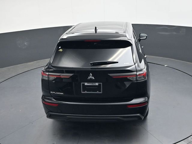 Used 2025 Mitsubishi Outlander ES image 24