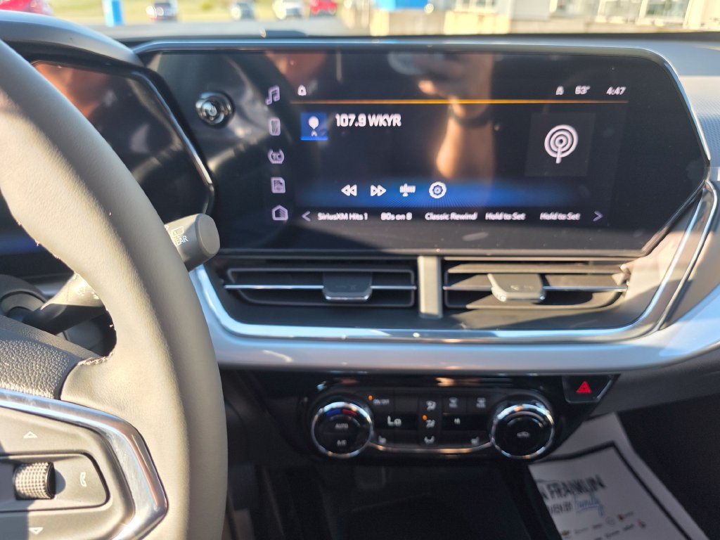 New 2026 Chevrolet Trax LT w/ LT Convenience Package FWD image 16
