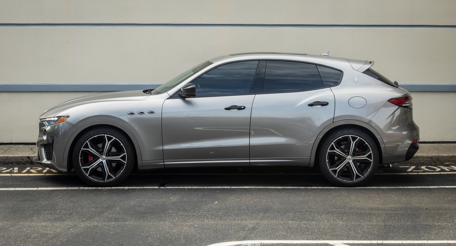 Used 2022 Maserati Levante GT AWD/4WD image 5