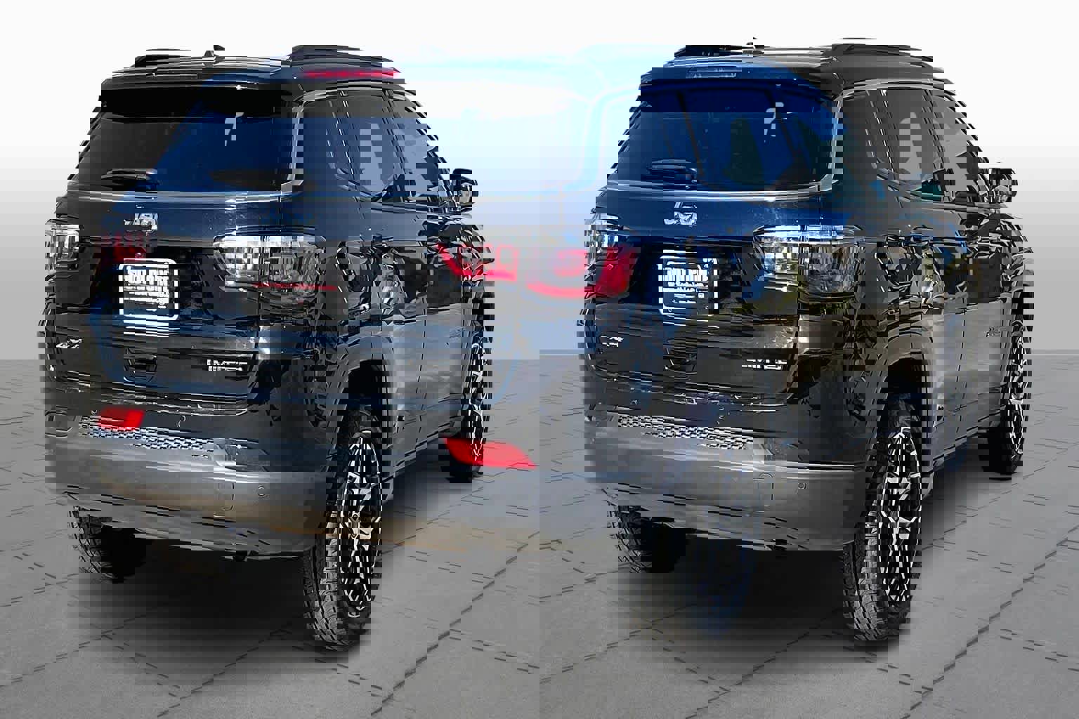 Used 2025 Jeep Compass Limited image 13