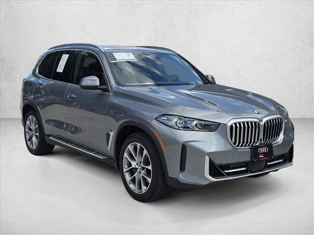 Used 2025 BMW X5 xDrive40i AWD/4WD image 3