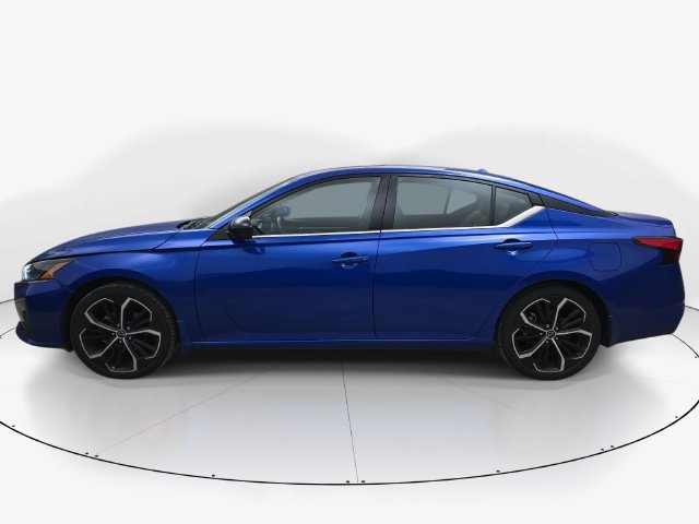 Used 2025 Nissan Altima 2.5 SR w/ SR Premium Package FWD image 9