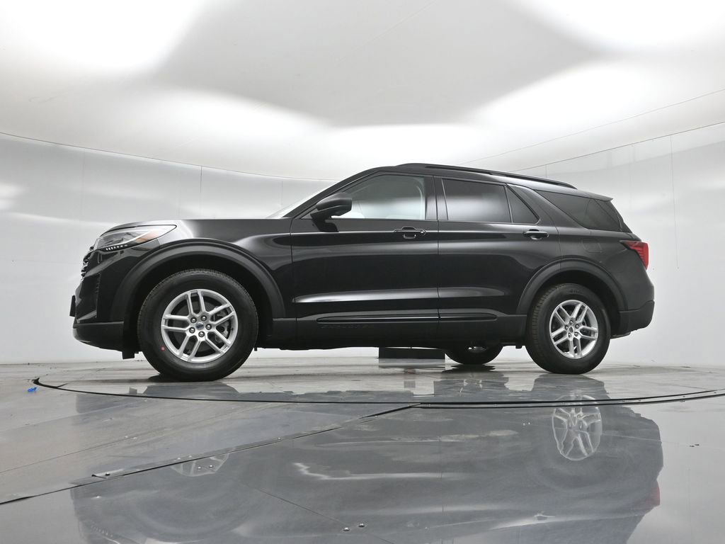 New 2026 Ford Explorer Active RWD image 7