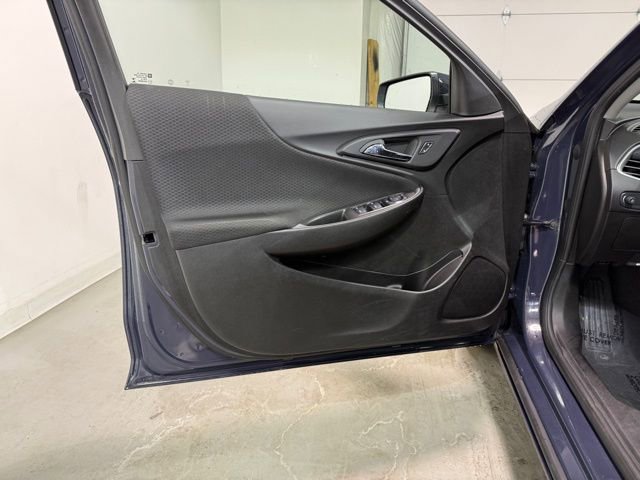 Used 2025 Chevrolet Malibu LT FWD image 9