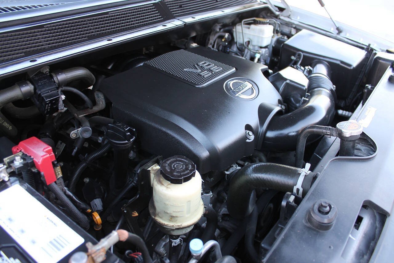 Used 2010 Nissan Titan LE w/ Technology Pkg RWD image 19