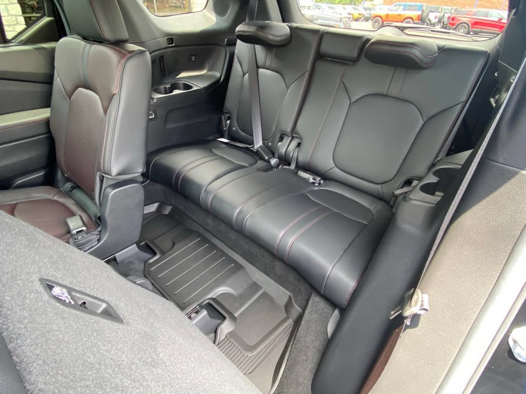 Used 2025 Honda Pilot Black Edition image 46